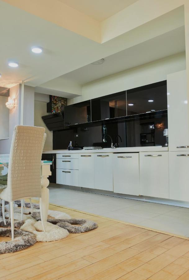 Diamond Butterfly Apartment Skopje Eksteriør billede