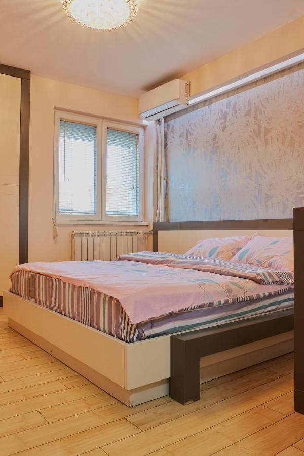 Diamond Butterfly Apartment Skopje Eksteriør billede