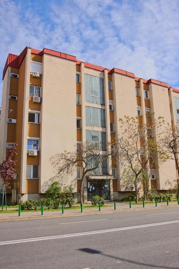 Diamond Butterfly Apartment Skopje Eksteriør billede